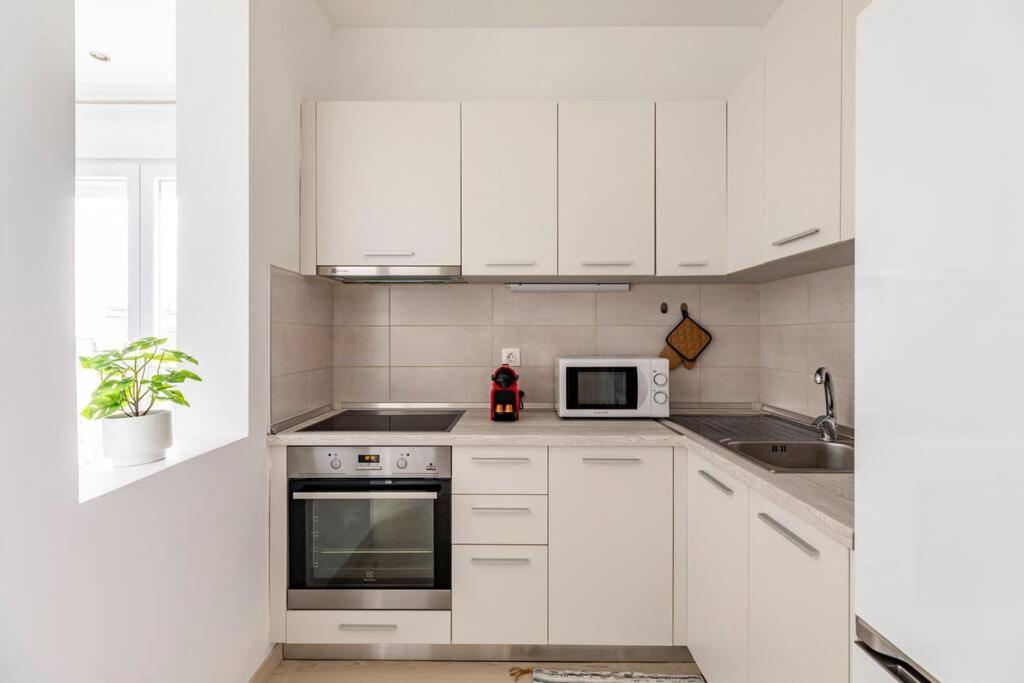 2 Bedroom Luxury Apartment เทสซาโลนิกิ ภายนอก รูปภาพ