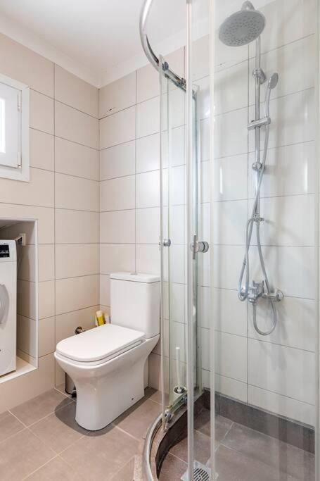 2 Bedroom Luxury Apartment เทสซาโลนิกิ ภายนอก รูปภาพ